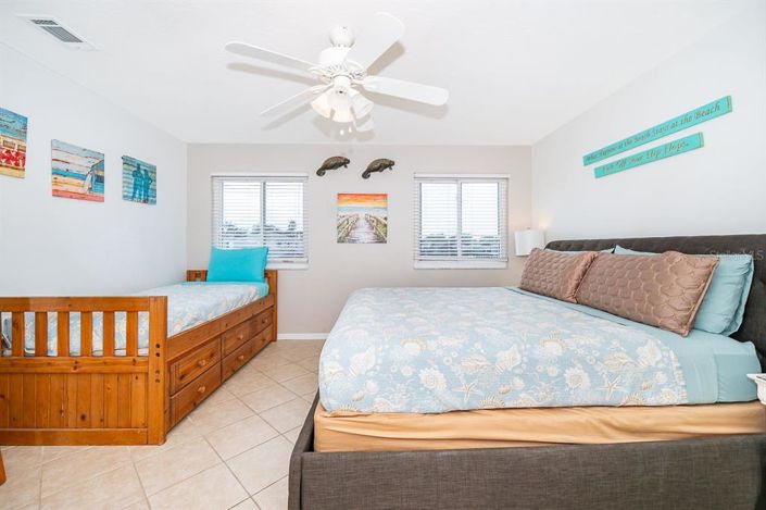 Image No.31-6 Bed Property for sale