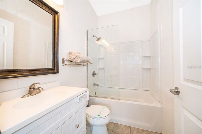 Image No.36-6 Bed Property for sale