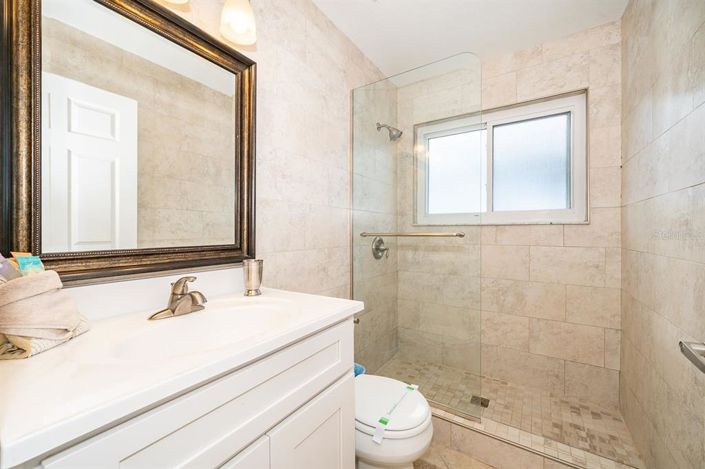 Image No.37-6 Bed Property for sale