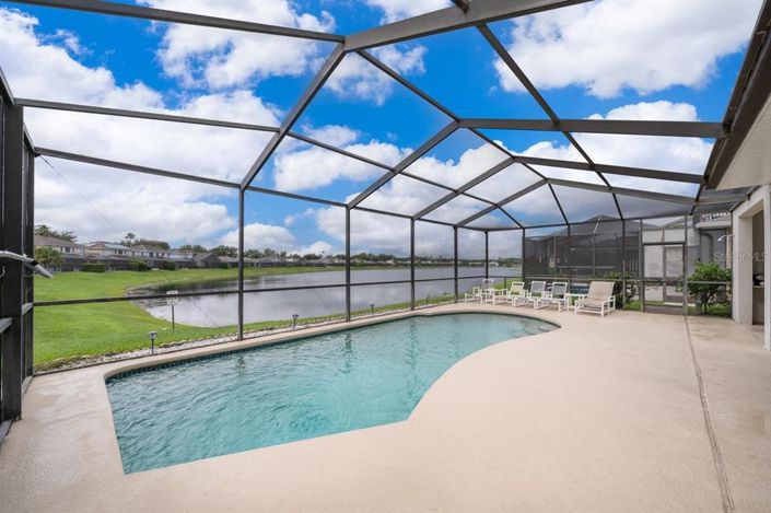 Image No.42-6 Bed Property for sale