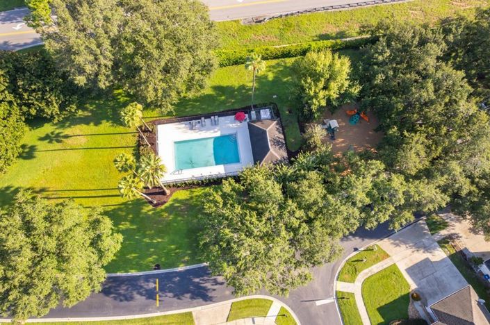 Image No.52-6 Bed Property for sale