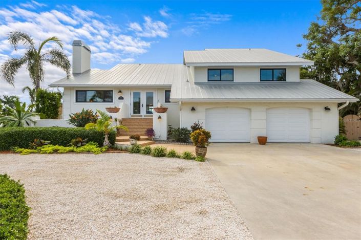 Image No.3-5 Bed Property for sale