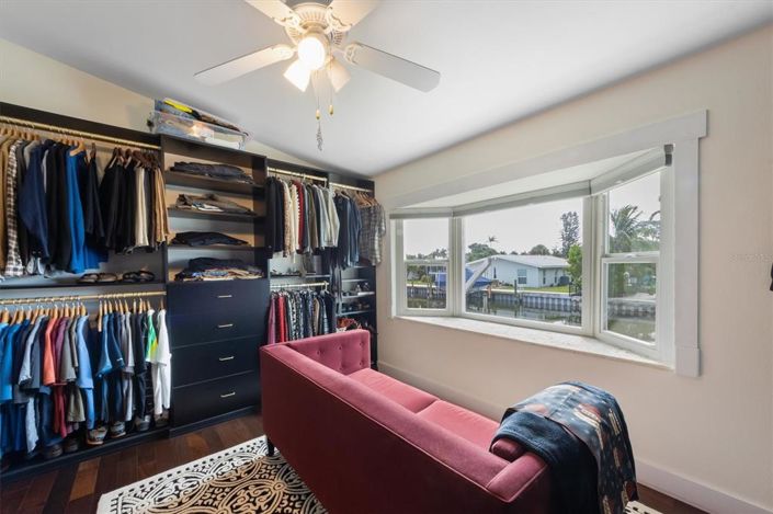 Image No.36-5 Bed Property for sale