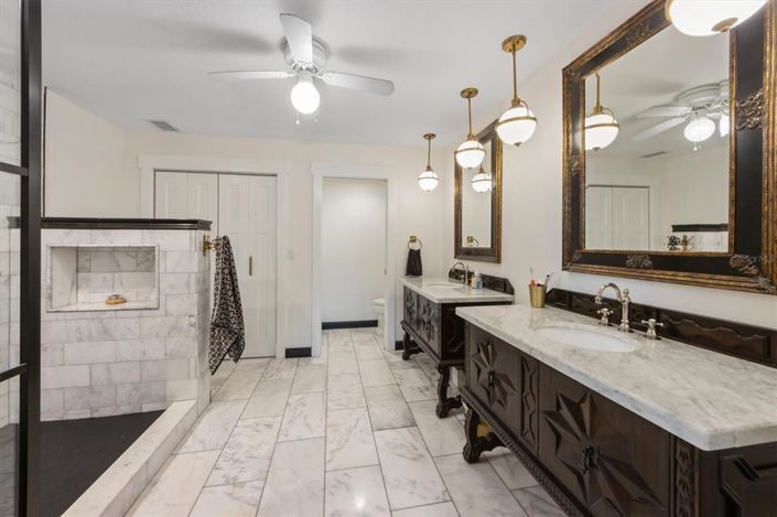 Image No.38-5 Bed Property for sale