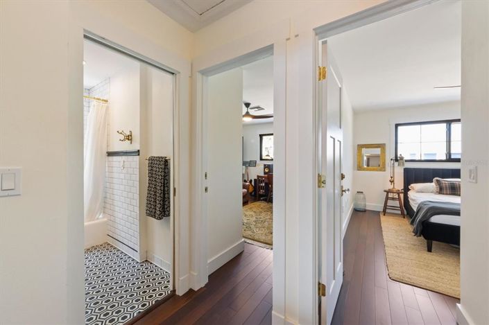 Image No.44-5 Bed Property for sale