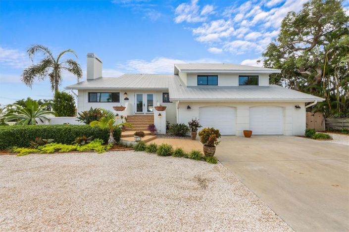 Image No.5-5 Bed Property for sale