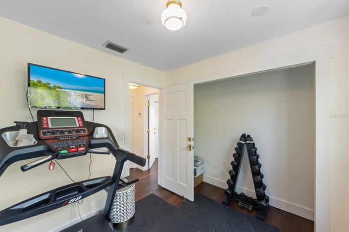 Image No.50-5 Bed Property for sale