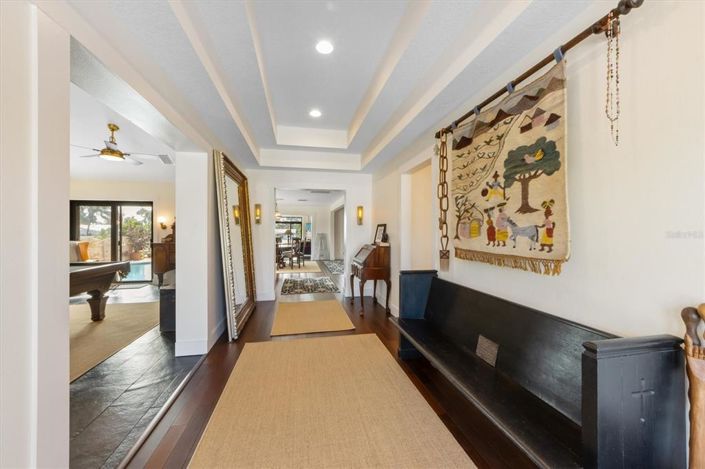 Image No.6-5 Bed Property for sale