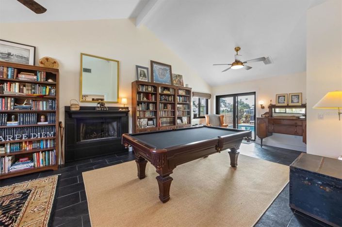 Image No.9-5 Bed Property for sale