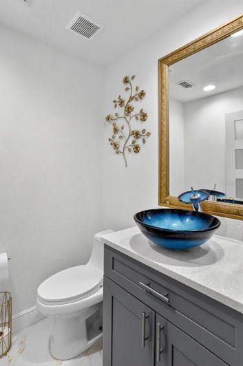 Image No.14-5 Bed Property for sale