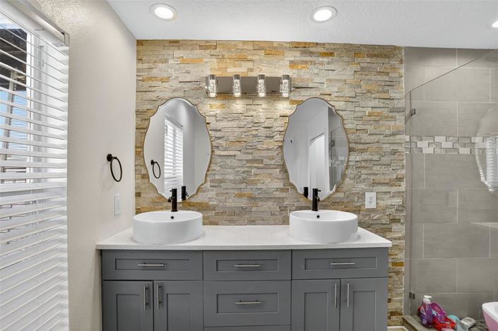 Image No.21-5 Bed Property for sale