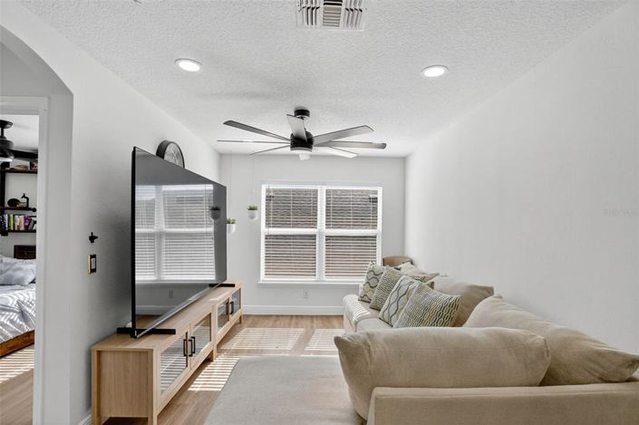 Image No.23-5 Bed Property for sale