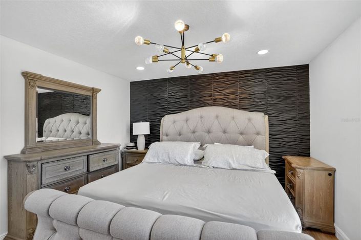 Image No.25-5 Bed Property for sale