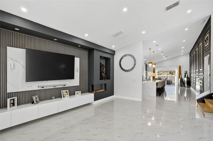 Image No.5-5 Bed Property for sale