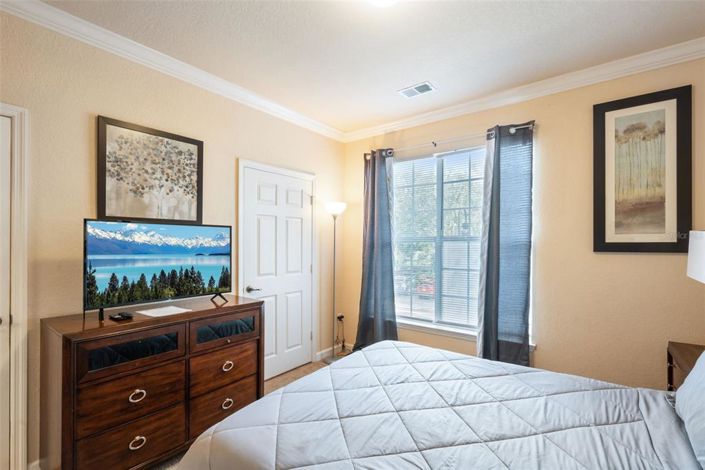 Image No.12-2 Bed Property for sale