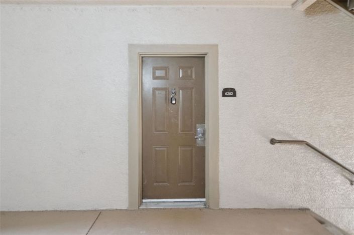 Image No.2-2 Bed Property for sale