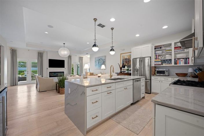 Image No.10-5 Bed Property for sale