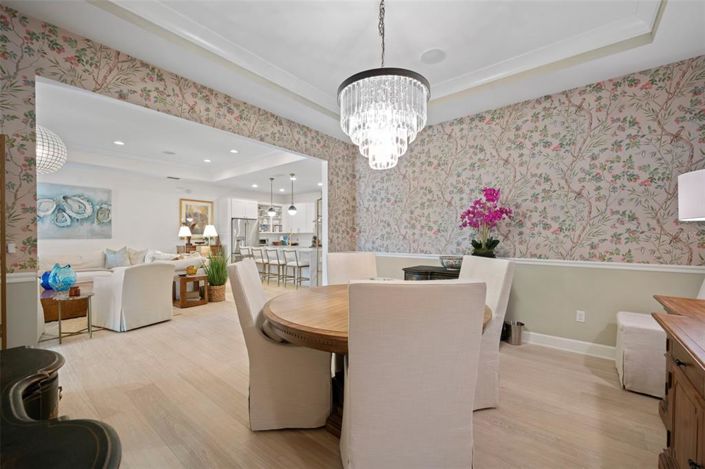 Image No.20-5 Bed Property for sale