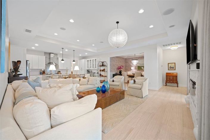 Image No.24-5 Bed Property for sale