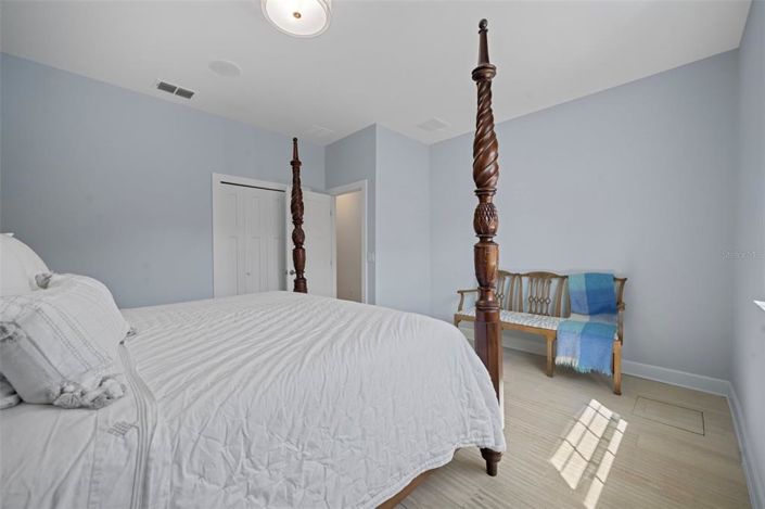 Image No.27-5 Bed Property for sale