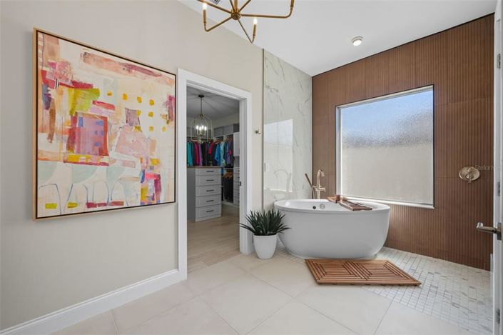 Image No.42-5 Bed Property for sale