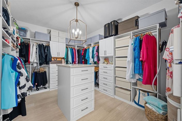 Image No.44-5 Bed Property for sale