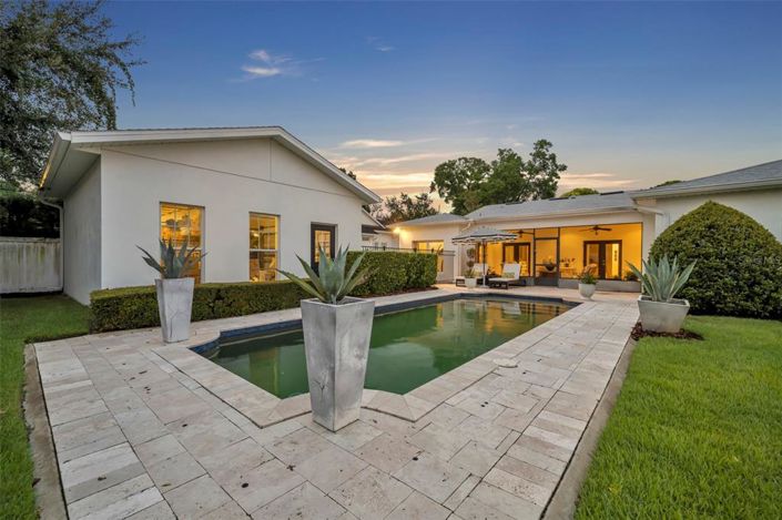 Image No.48-5 Bed Property for sale