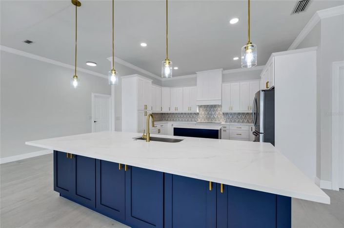 Image No.20-4 Bed Property for sale