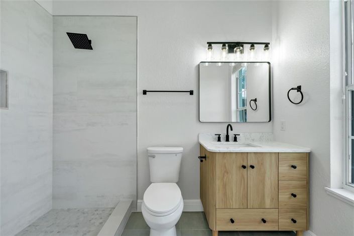 Image No.32-4 Bed Property for sale