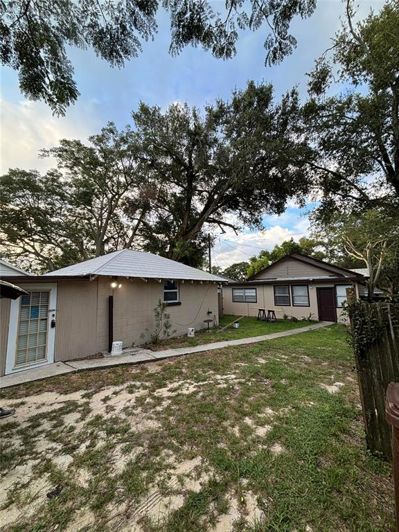 Image No.2-6 Bed Property for sale