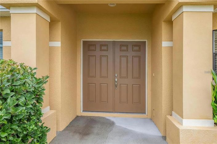 Image No.2-4 Bed Property for sale