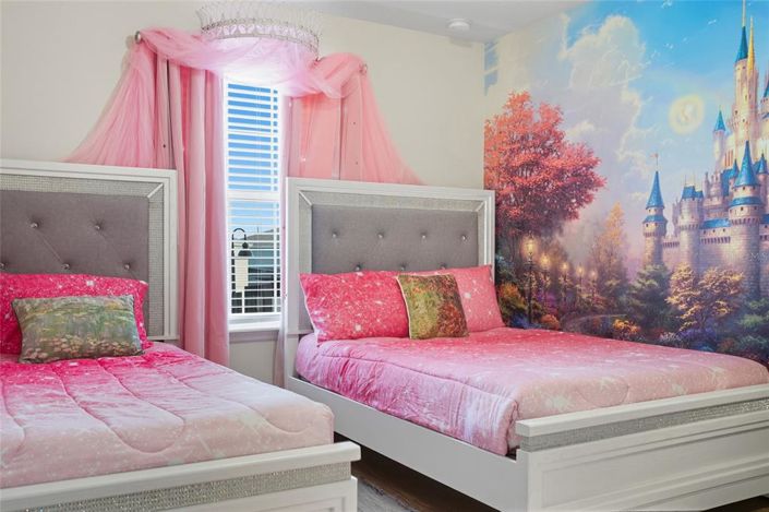 Image No.17-5 Bed Property for sale