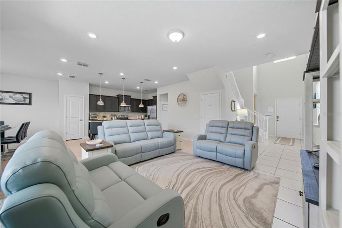 Image No.2-5 Bed Property for sale