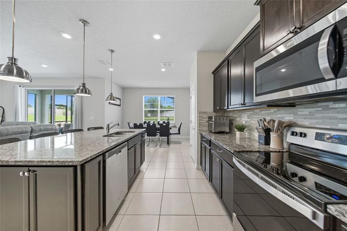 Image No.5-5 Bed Property for sale