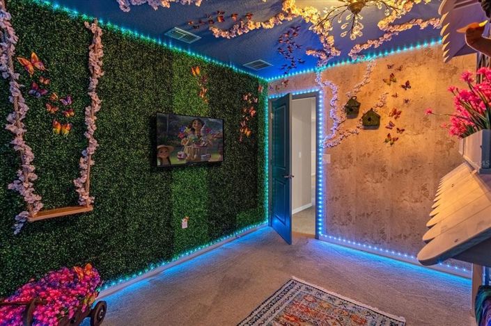 Image No.27-7 Bed Property for sale