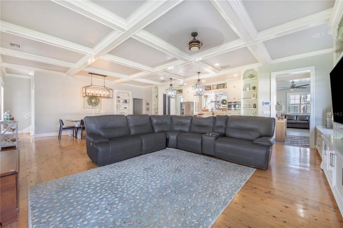 Image No.13-5 Bed Property for sale