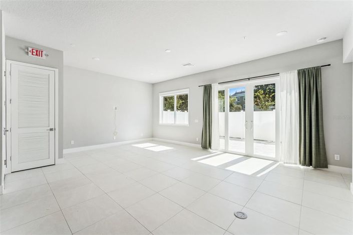 Image No.11-3 Bed Property for sale