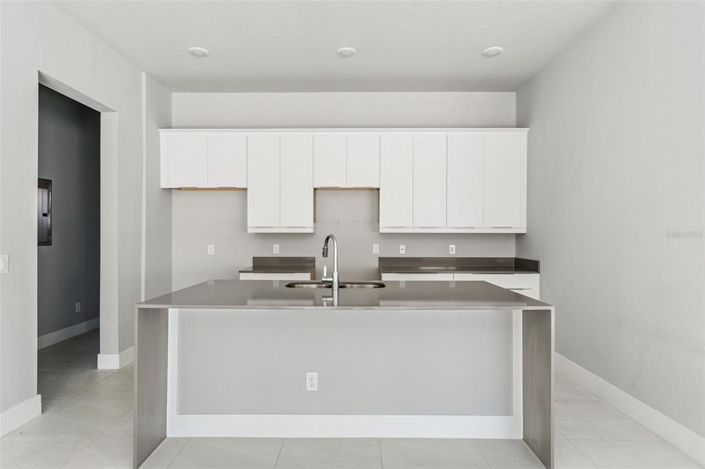 Image No.3-3 Bed Property for sale