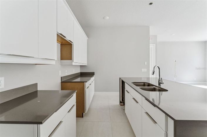 Image No.5-3 Bed Property for sale