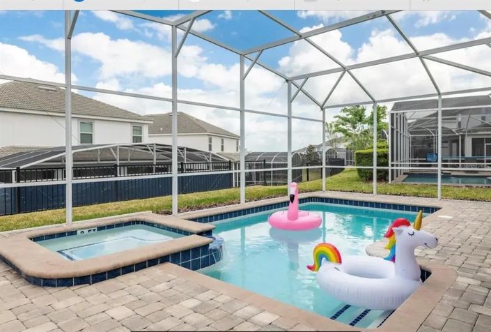 Image No.18-9 Bed Property for sale