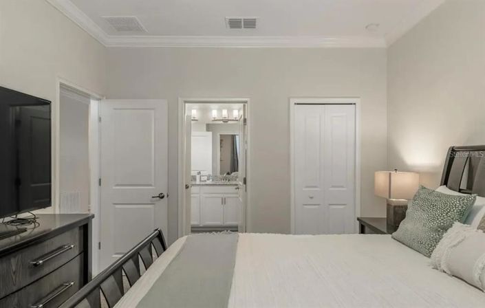 Image No.21-9 Bed Property for sale