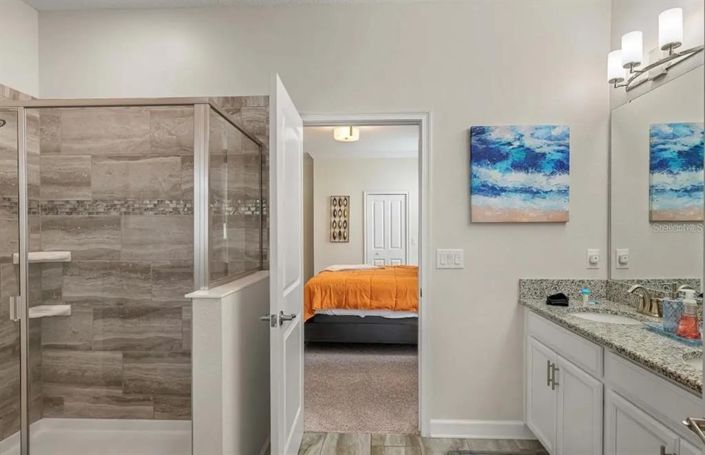 Image No.24-9 Bed Property for sale