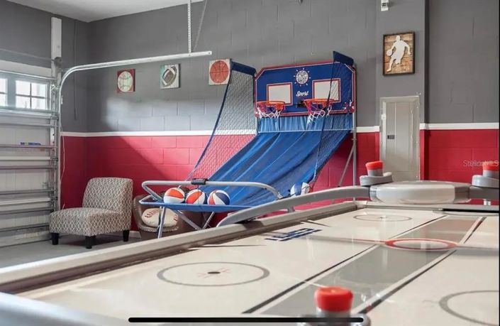 Image No.28-9 Bed Property for sale