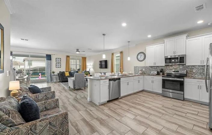 Image No.9-9 Bed Property for sale