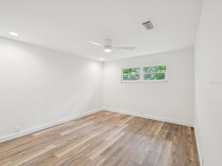 Image No.22-5 Bed Property for sale