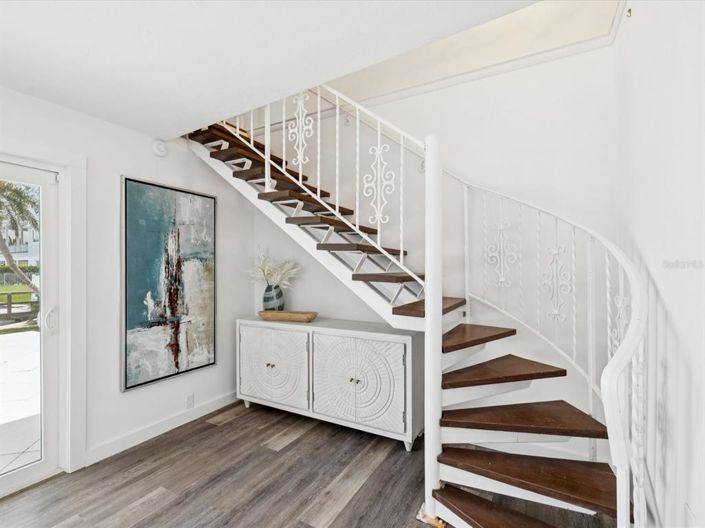 Image No.28-5 Bed Property for sale