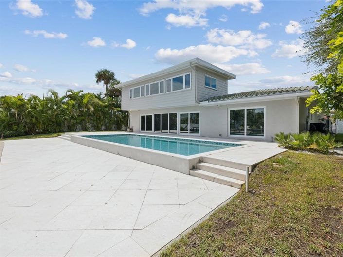 Image No.6-5 Bed Property for sale