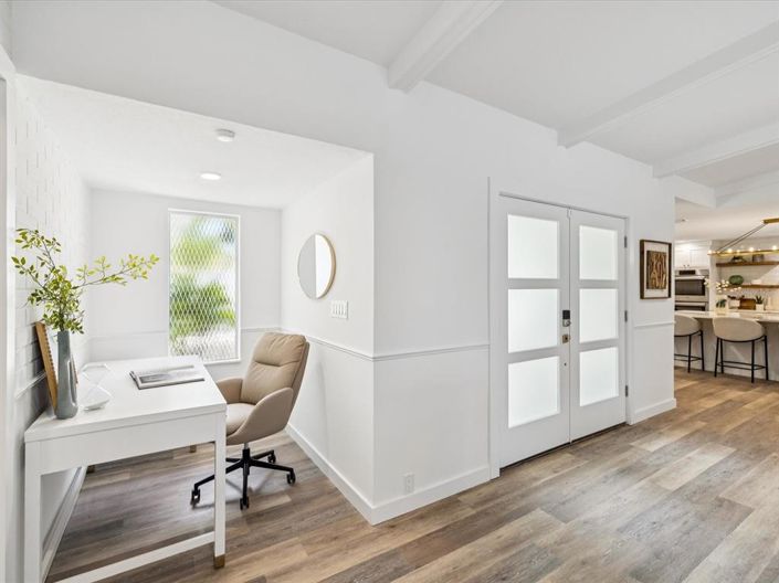 Image No.8-5 Bed Property for sale