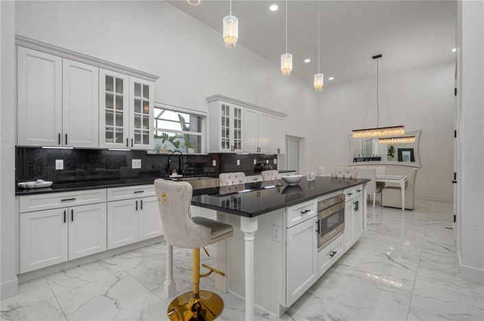 Image No.10-4 Bed Property for sale