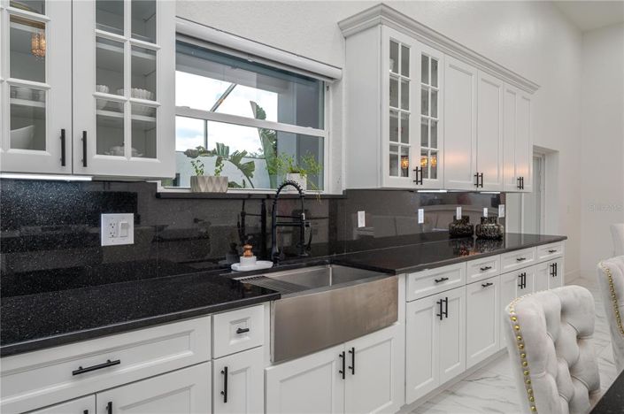 Image No.11-4 Bed Property for sale